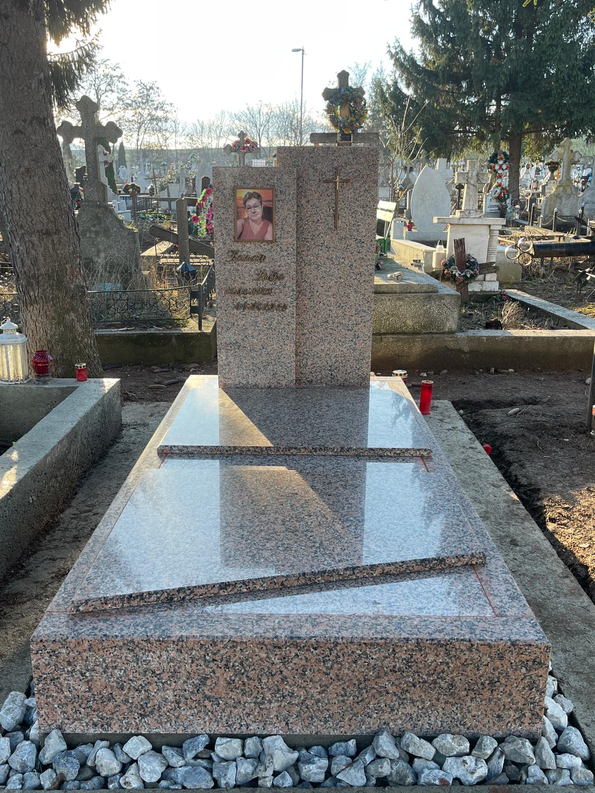 Lucrare funerară Divinum 2