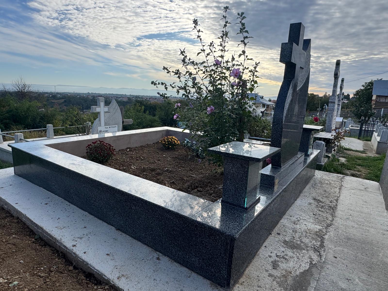 Lucrare funerară Divinum 10
