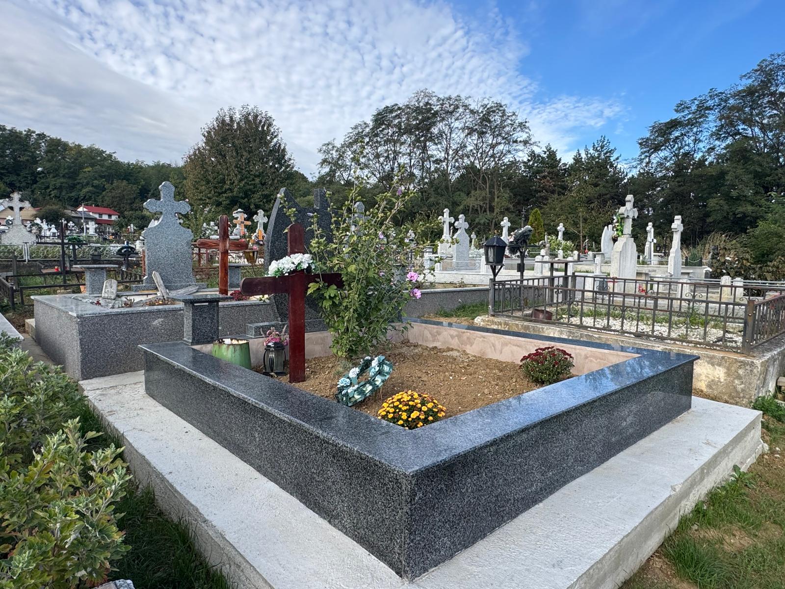 Lucrare funerară Divinum 12