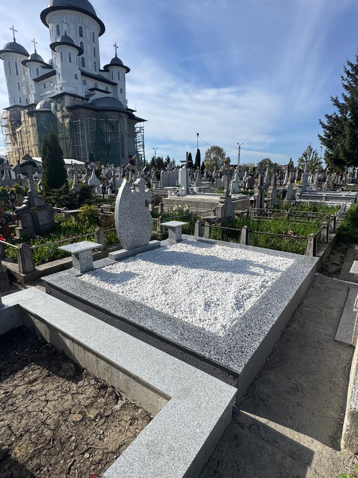 Lucrare funerară Divinum 35