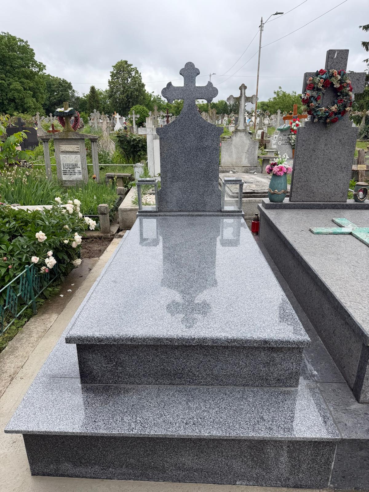 Lucrare funerară Divinum 36
