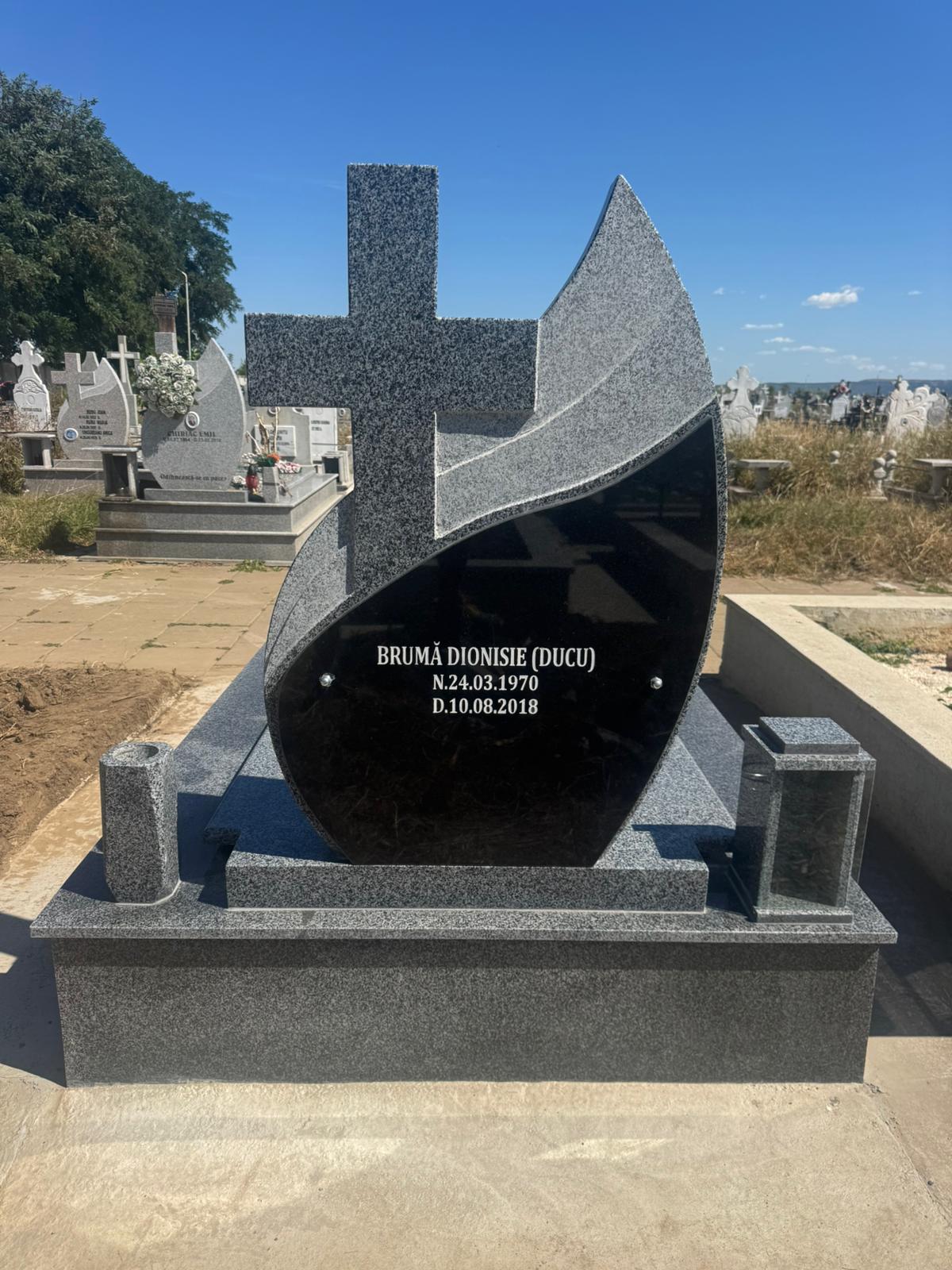 Lucrare funerară Divinum 50