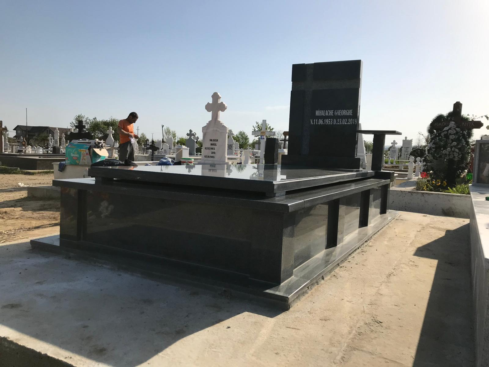 Lucrare funerară Divinum 77