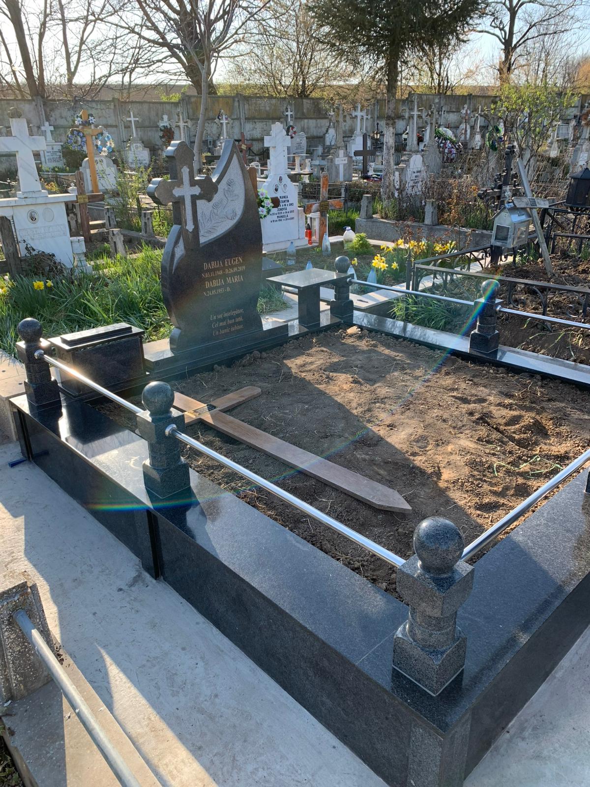 Lucrare funerară Divinum 100