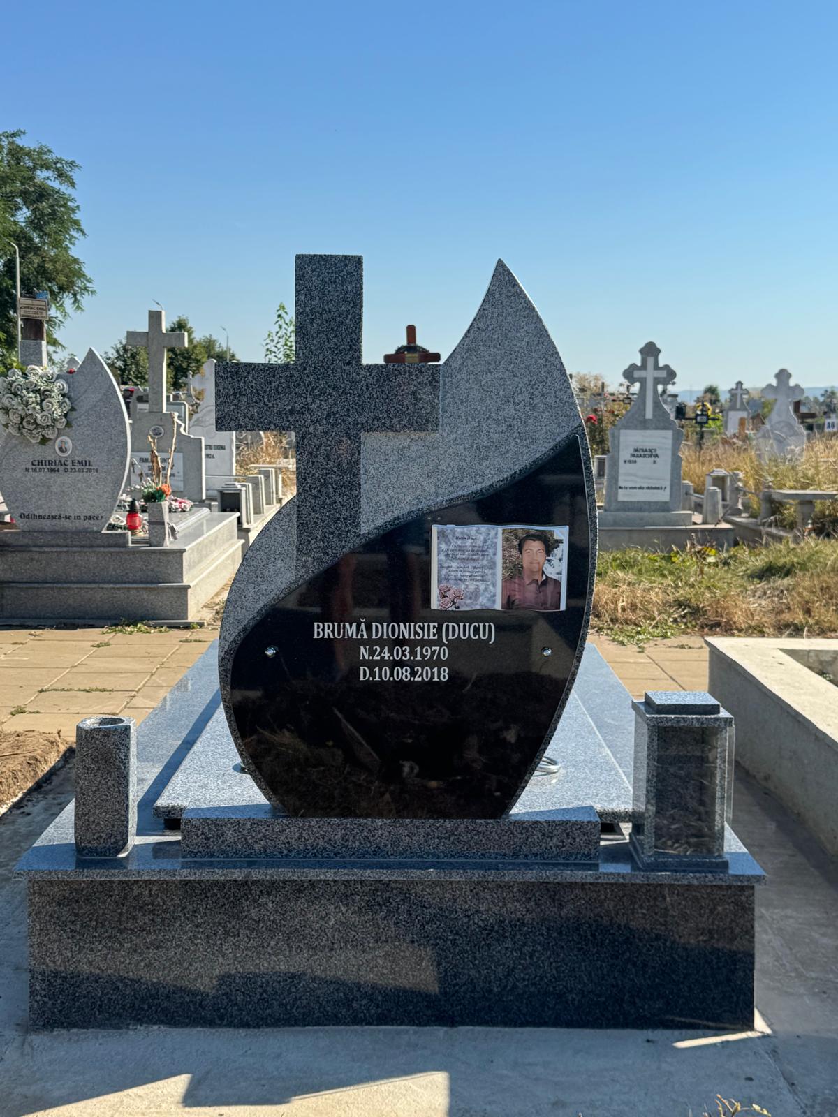 Lucrare funerară Divinum 130